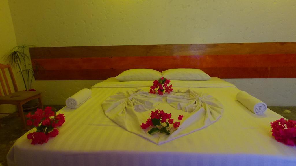 Rasdhoo Island Inn Beachfront Exterior foto
