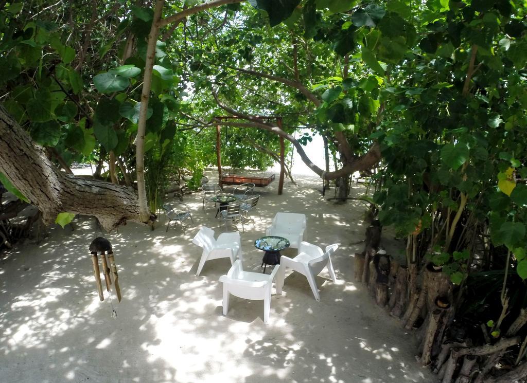 Rasdhoo Island Inn Beachfront Exterior foto