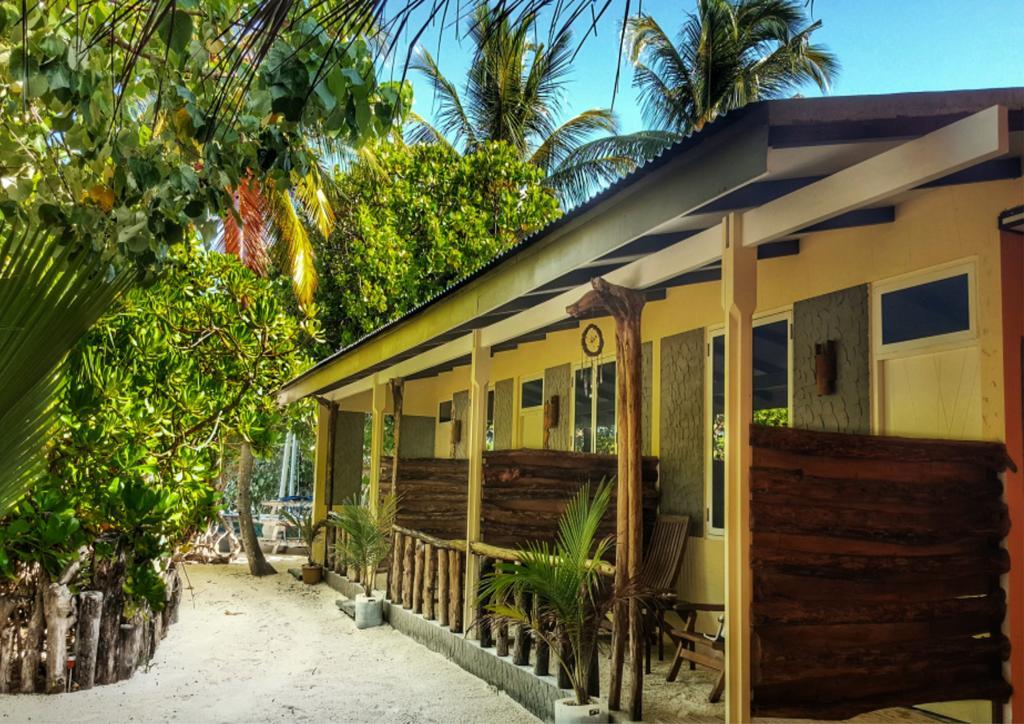 Rasdhoo Island Inn Beachfront Exterior foto