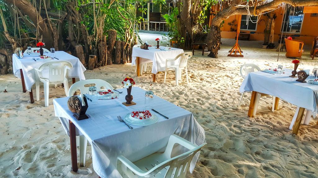 Rasdhoo Island Inn Beachfront Exterior foto
